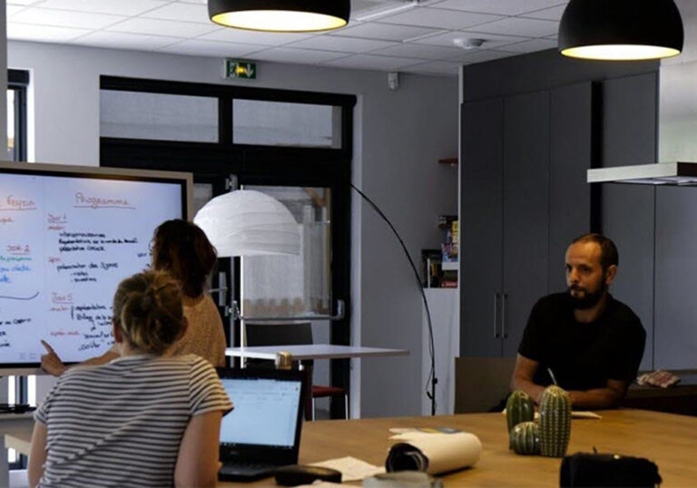 leo-lagrange-corner-feyzin