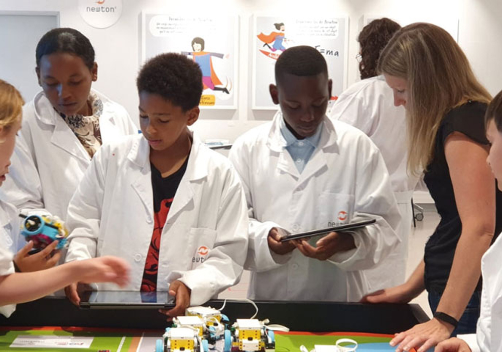 leo-lagrange-newton-room