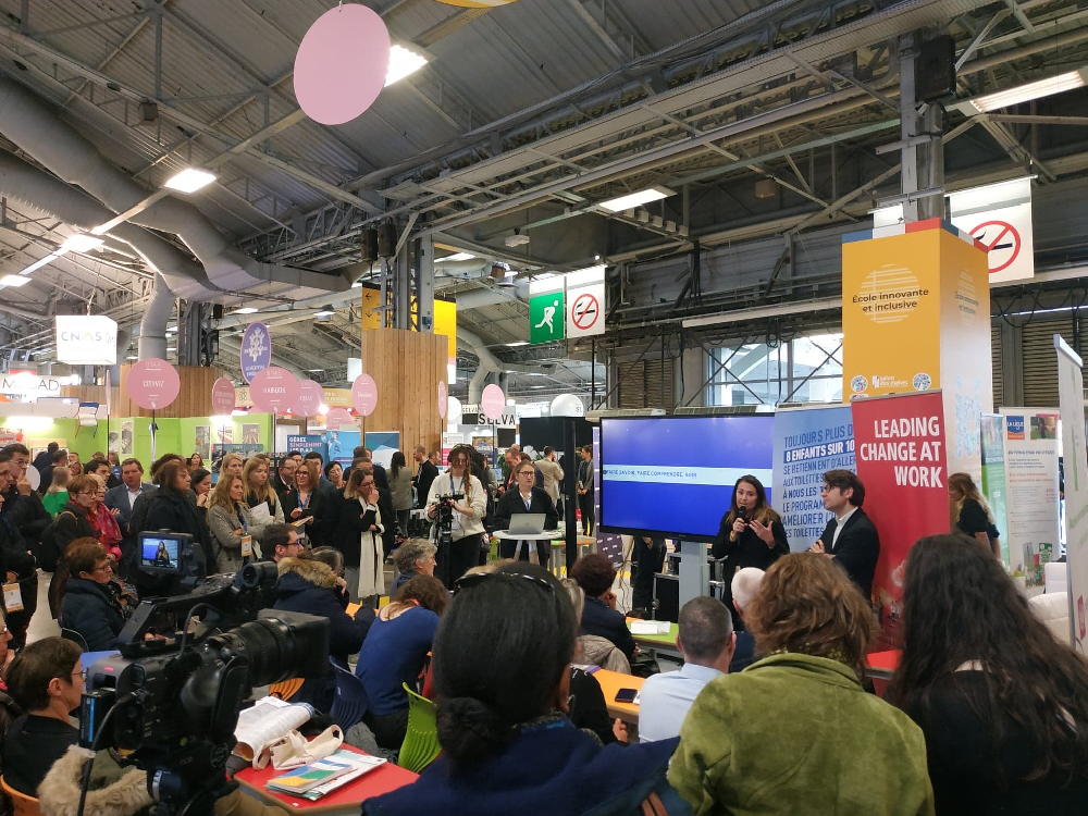 leo-lagrange-animation-salon-maires-2022-lpc-toilettes