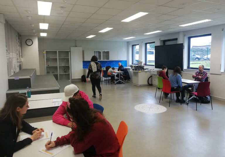 leo-lagrange-newton-room