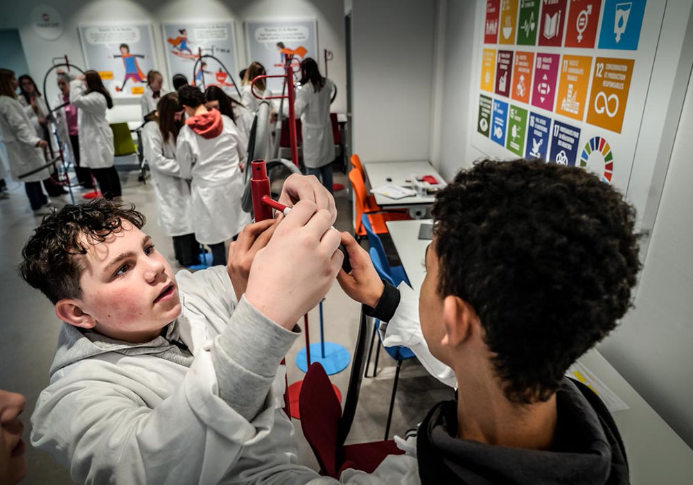 FRANCE – NEWTON ROOM