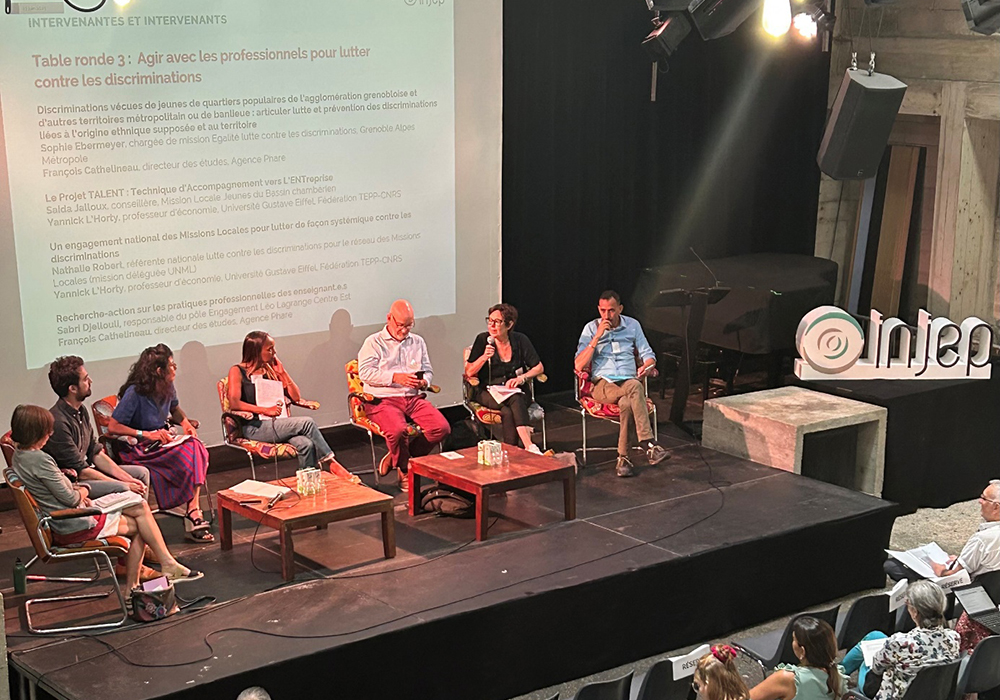 leo-lagrange-pole-engagement