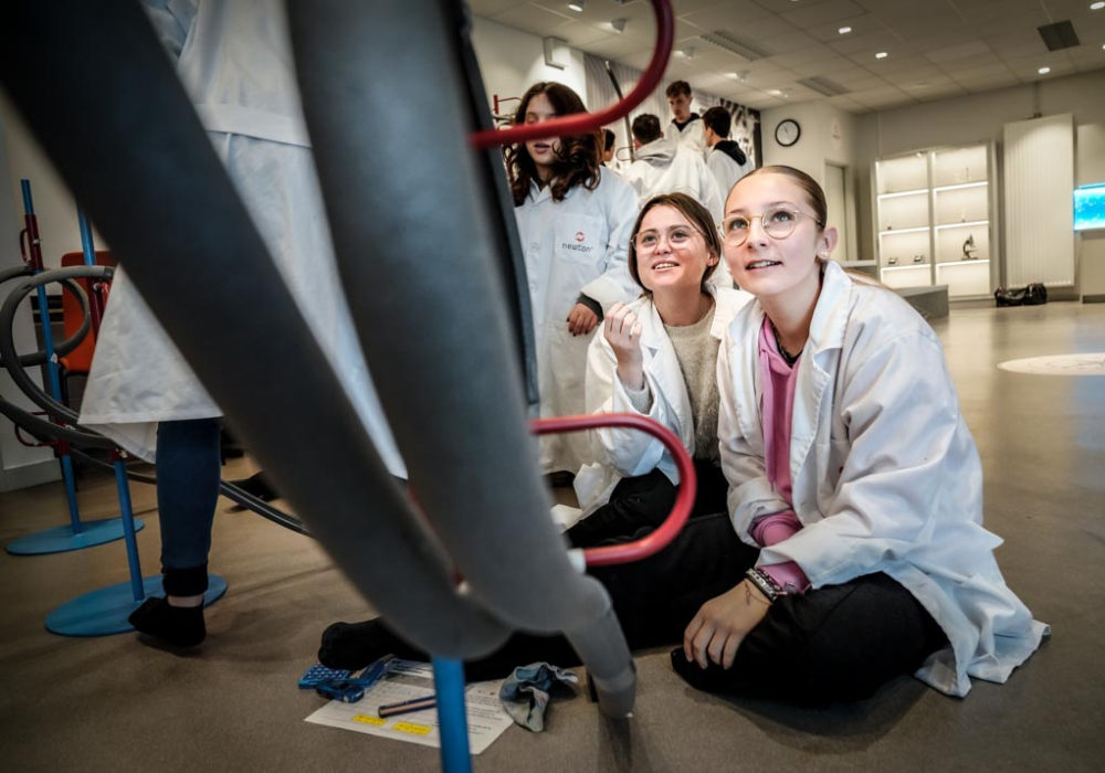 leo-lagrange-newton-room-melun