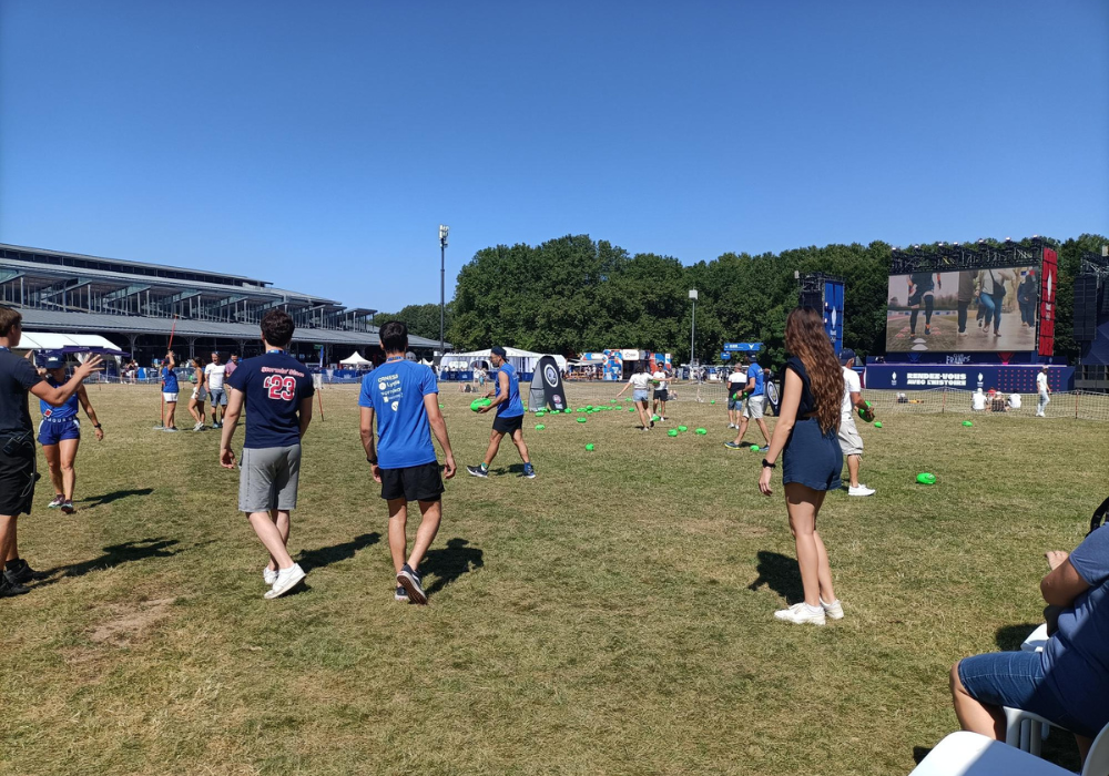 L’UNSLL au Club France des Jeux, avec le monocycle et le football australien !