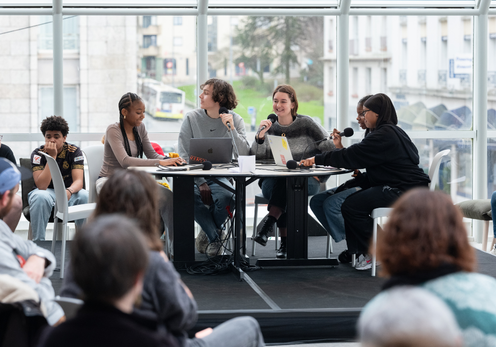 leolagrange-animation-longueurdondes-webradio