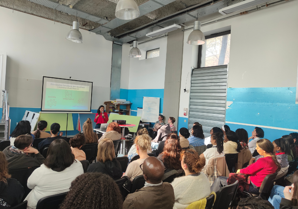 leo-pro-journees-peda-creches-paris-2025