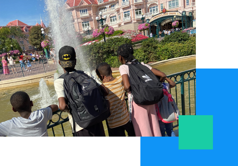 ANCV Famille une Le dipositif ANCV Familles permet des départs en vacances facilités et accompagnés par l'expertise de professionnels pour plus d'autonomie !