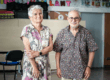 Nicole et Philippe, bénévoles à Marseille, animent un cours de français au centre social Saint-Mauront