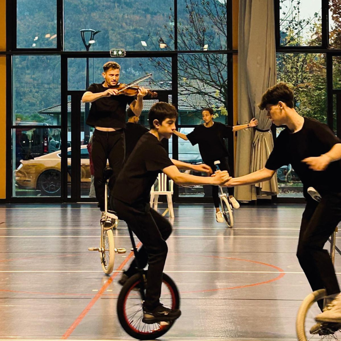 Athlètes participant à la Coupe de France de monocycle à Scionzier