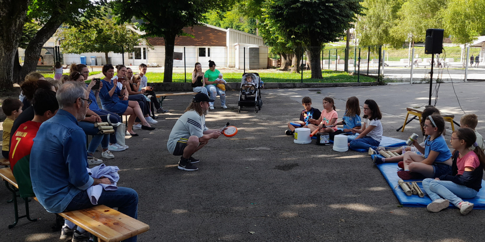 Atelier de pratique culturel avec des percussions