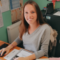 Melynda, coordinatrice enfance, vise le DEJEPS, elle a déjà le BPJEPS