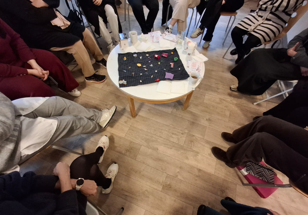 Café parent avec des mères de famille du quartier