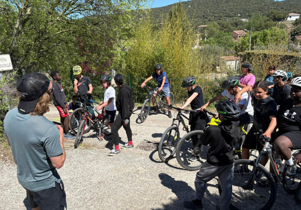 Raid sportif en PACA avec des jeunes des structures jeunesse Léo Lagrange Animation