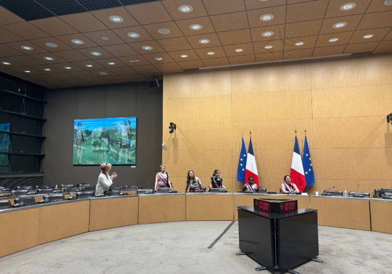 Le CMJ d'Orgères visite l'Assemblée nationale