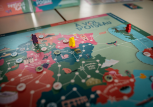 Présentation du jeu « À vol d'oiseau – le tour culturel des régions »